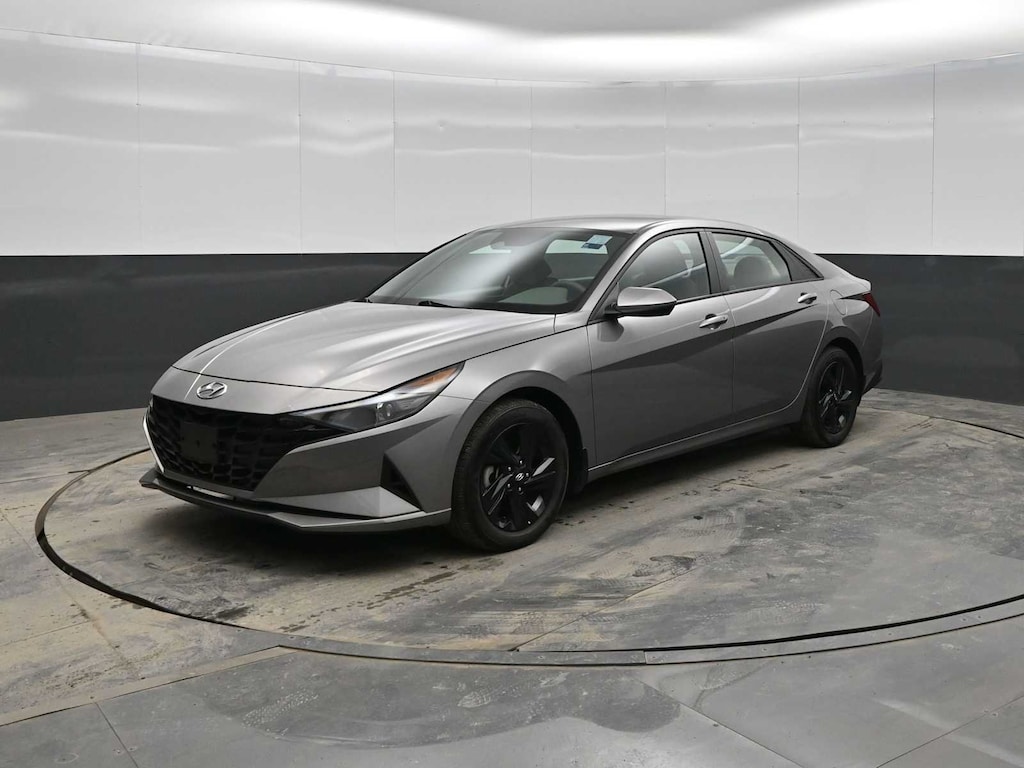 Used 2023 Hyundai Elantra SEL IVT