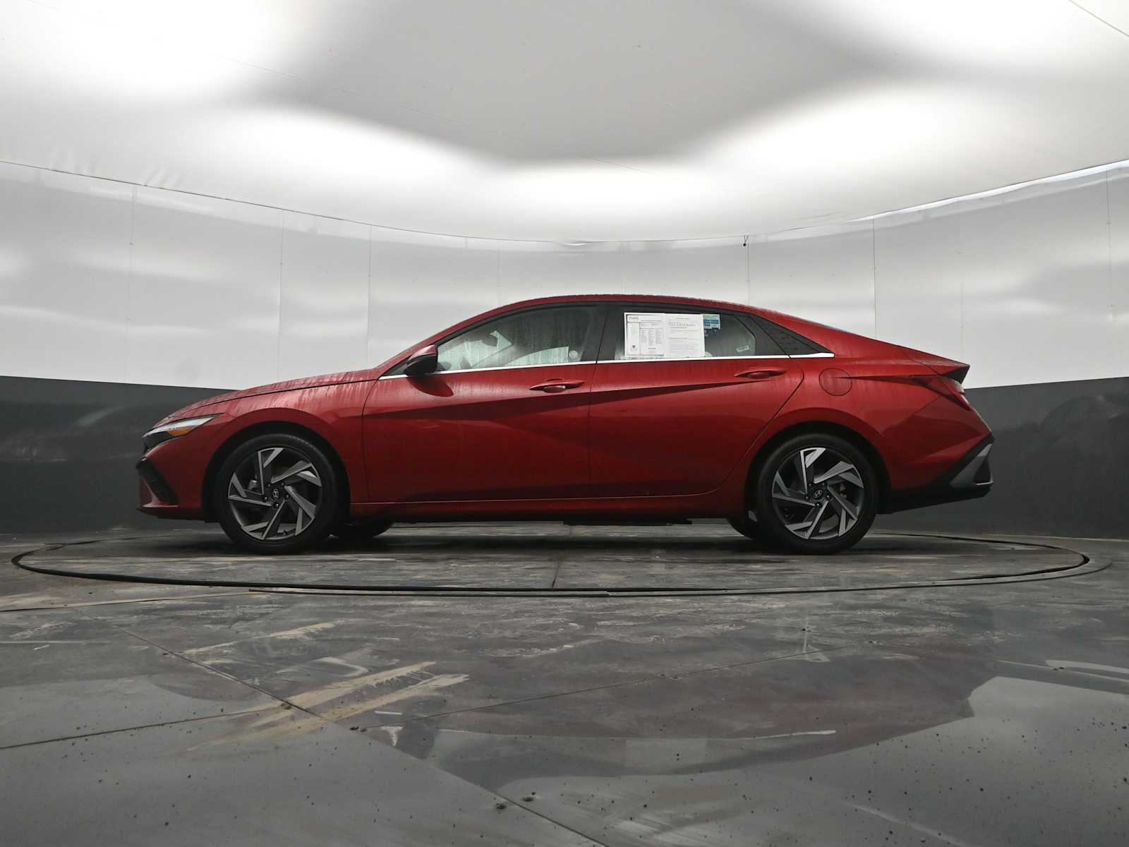 2025 Hyundai Elantra Limited - Photo 33