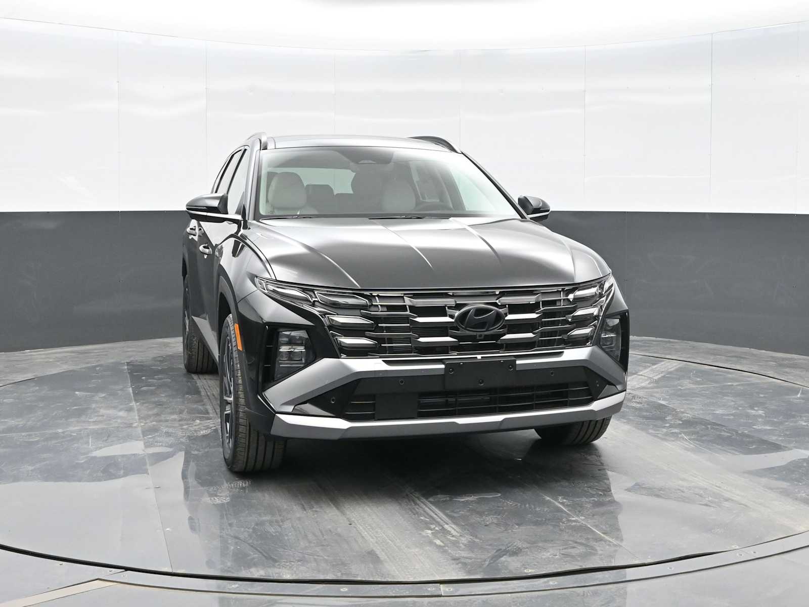 2026 Hyundai Tucson Hybrid Limited photo 2