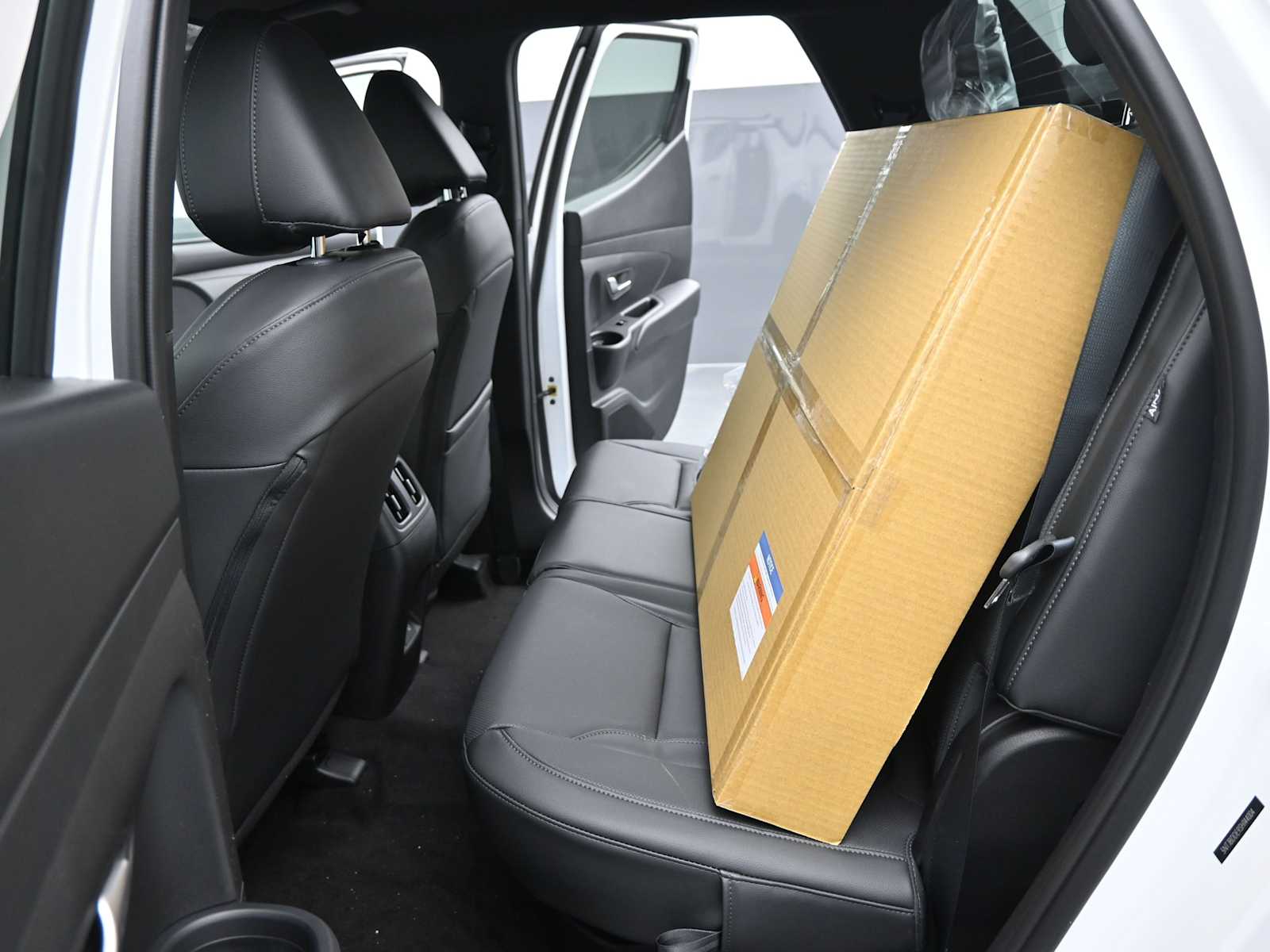 2025 Hyundai Santa Cruz SEL - Photo 14