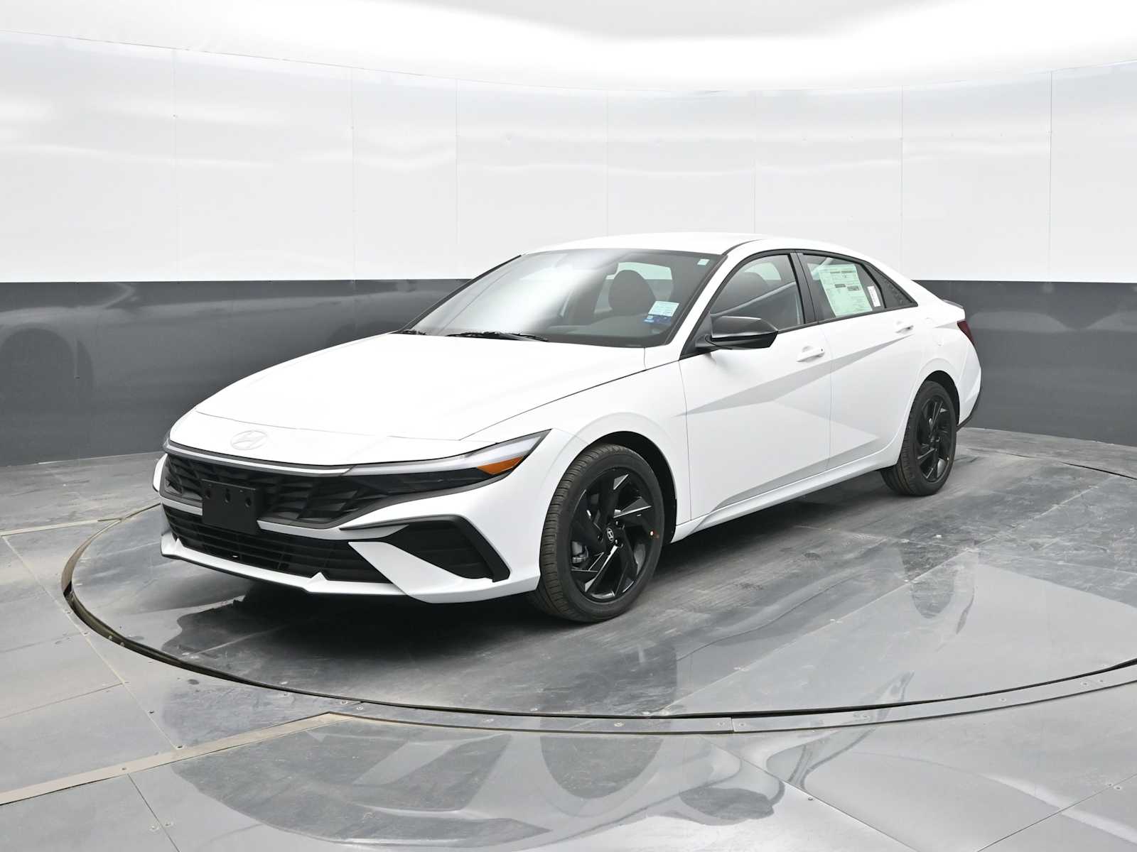 2026 Hyundai Elantra SEL's photo