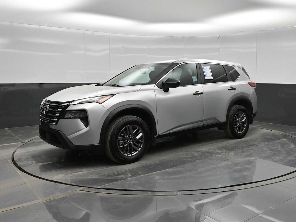 Used 2025 Nissan Rogue S AWD