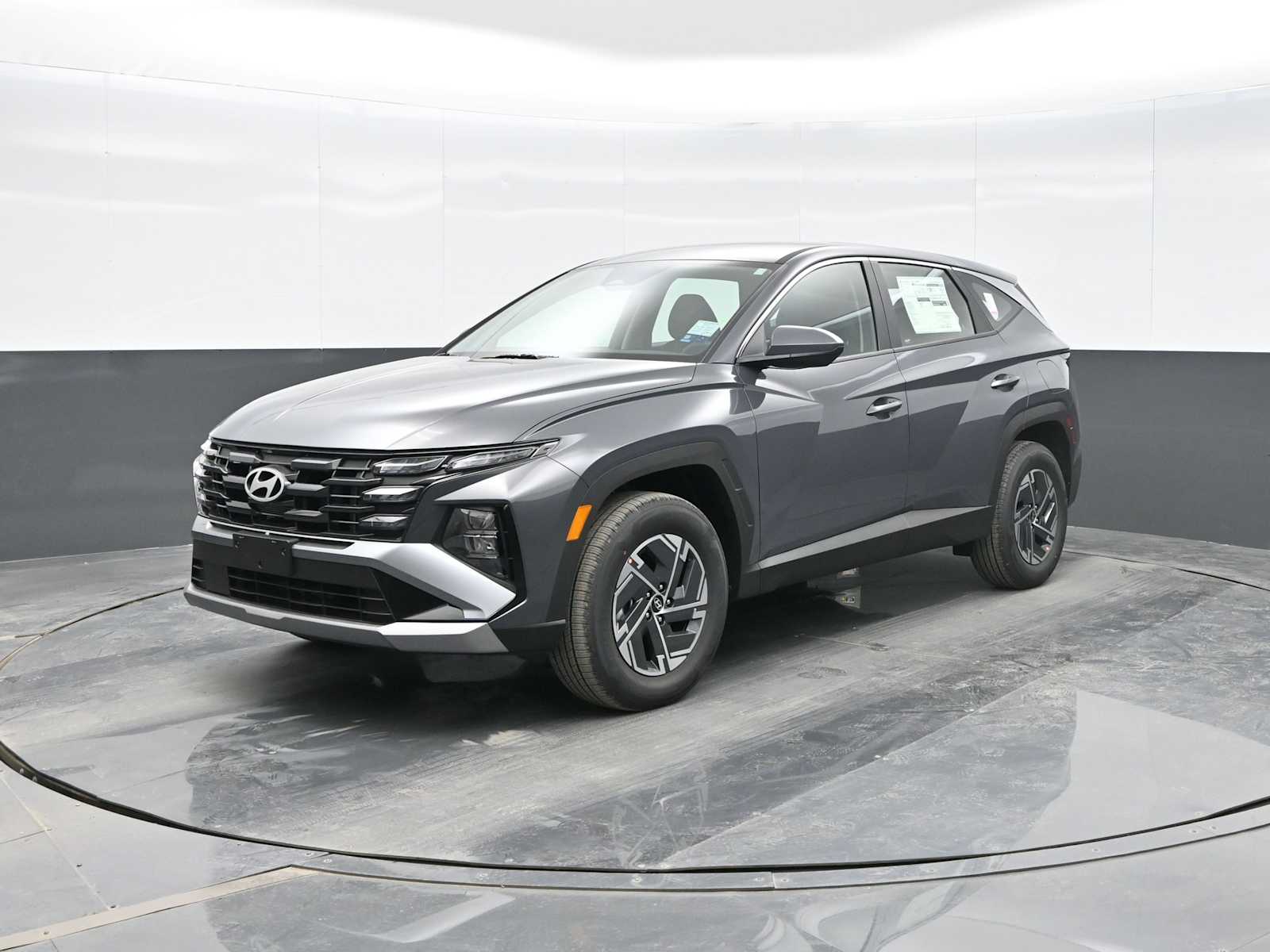 2026 Hyundai Tucson Blue SE's photo