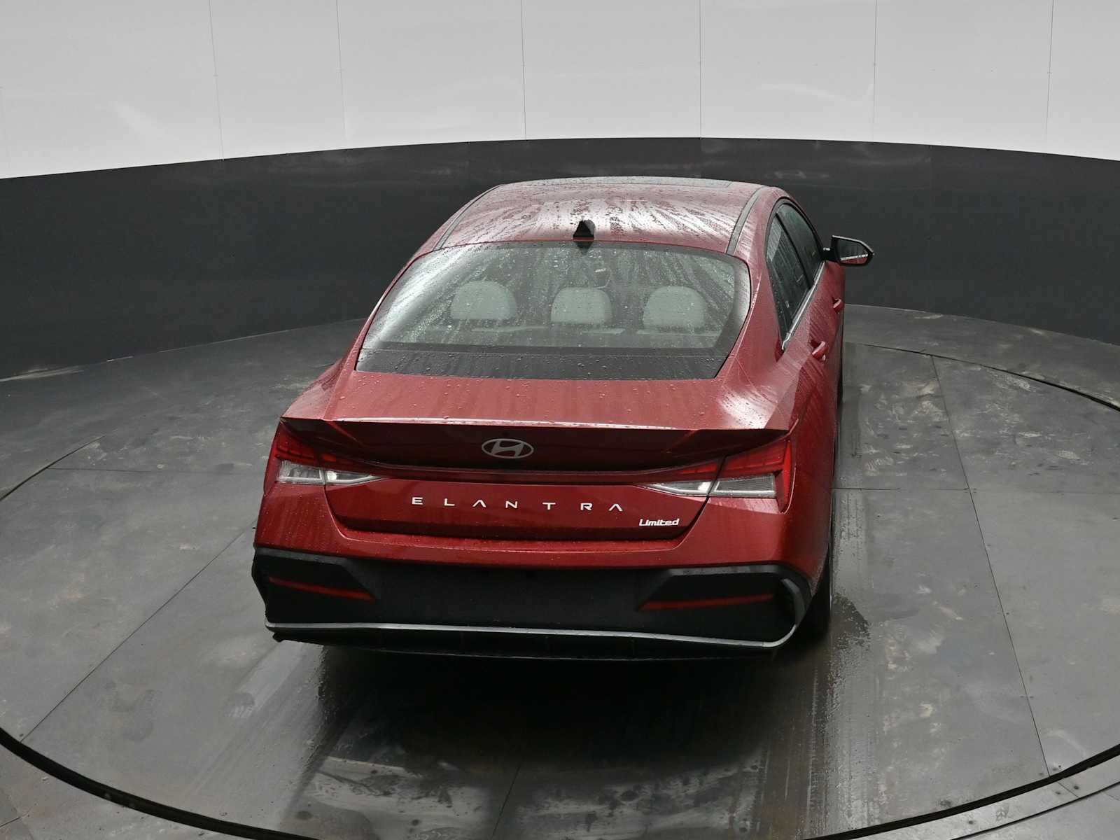 2025 Hyundai Elantra Limited - Photo 27