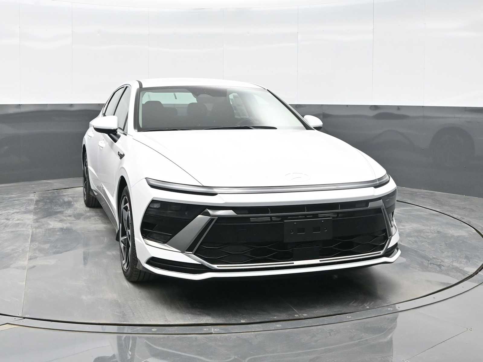 2026 Hyundai Sonata SEL Sport photo 2