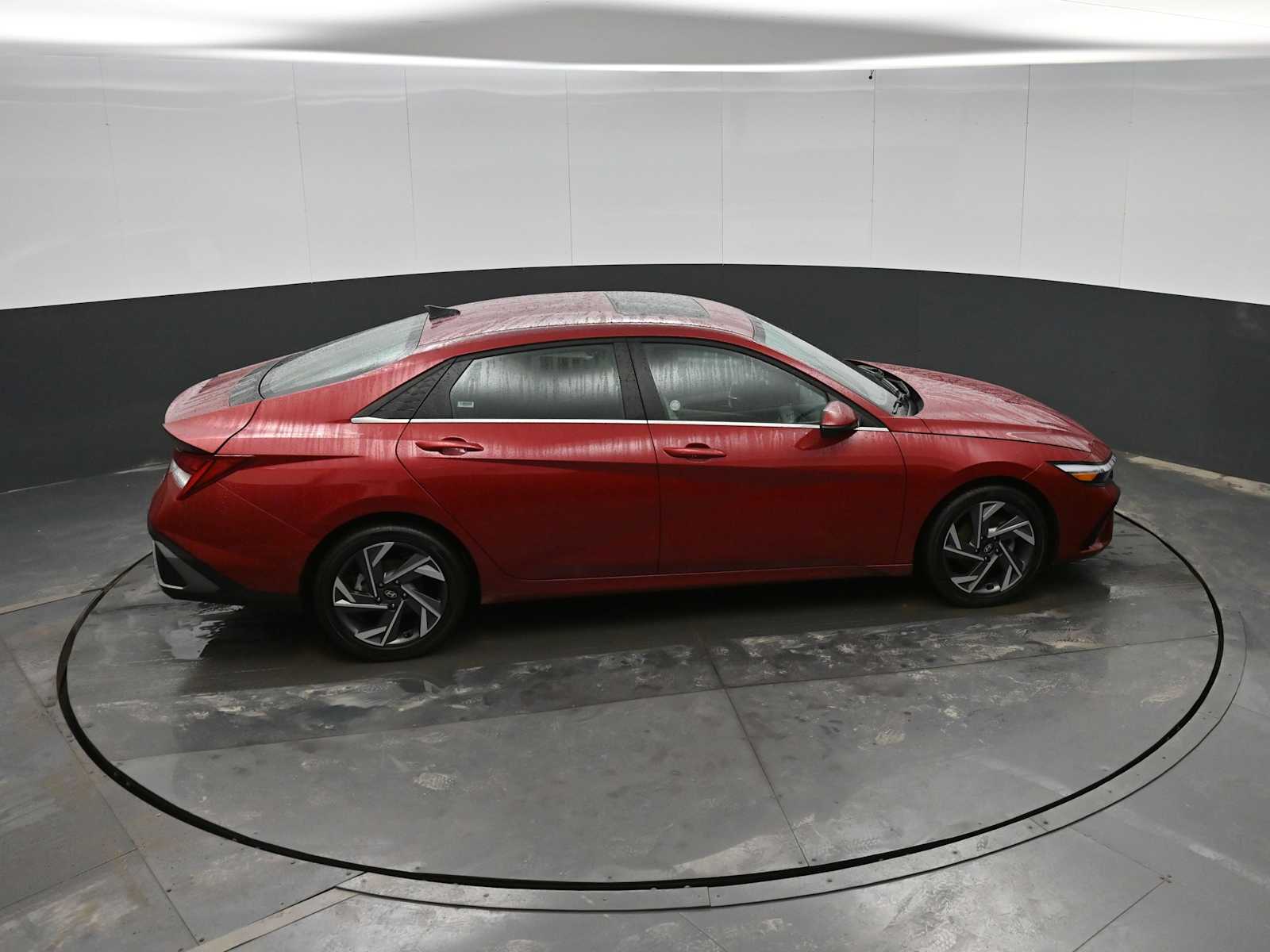 2025 Hyundai Elantra Limited - Photo 29