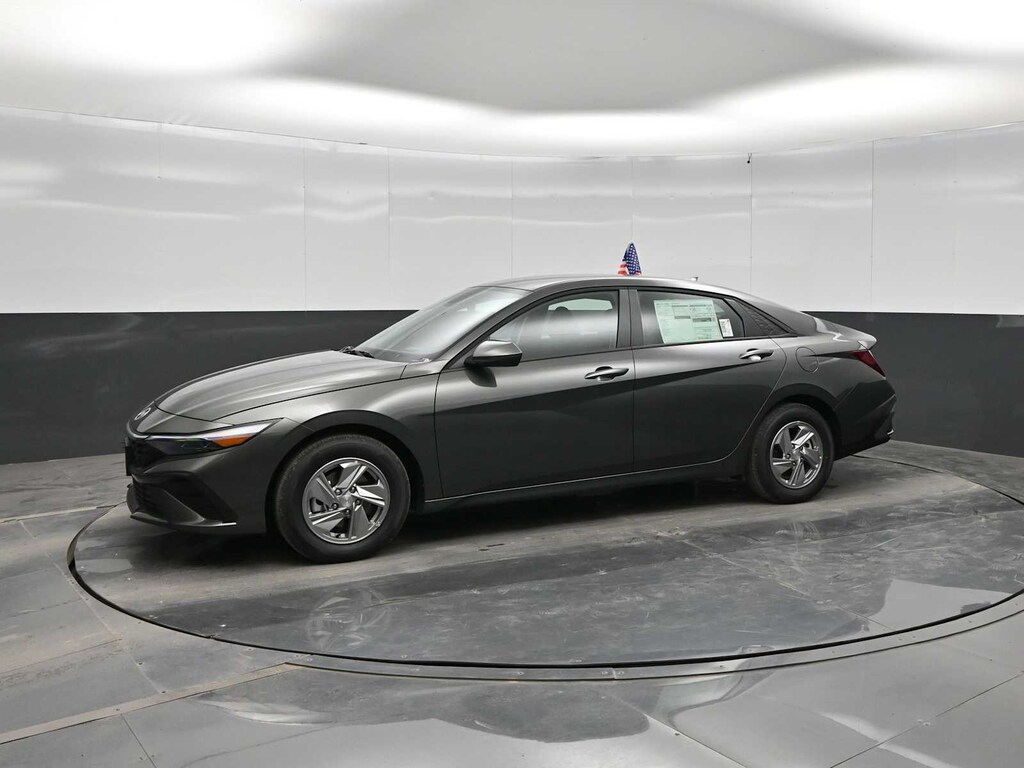 New 2026 Hyundai Elantra SE Sedan