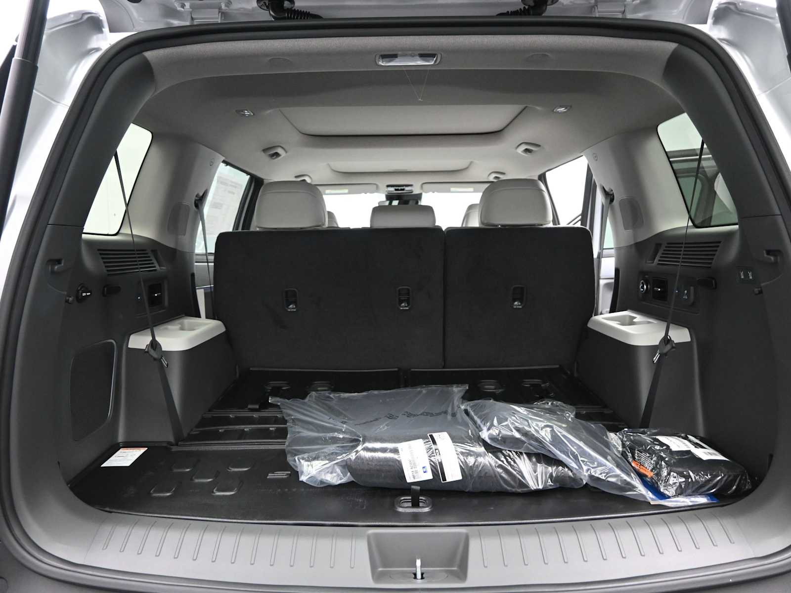 2026 Hyundai Santa Fe Limited - Photo 13