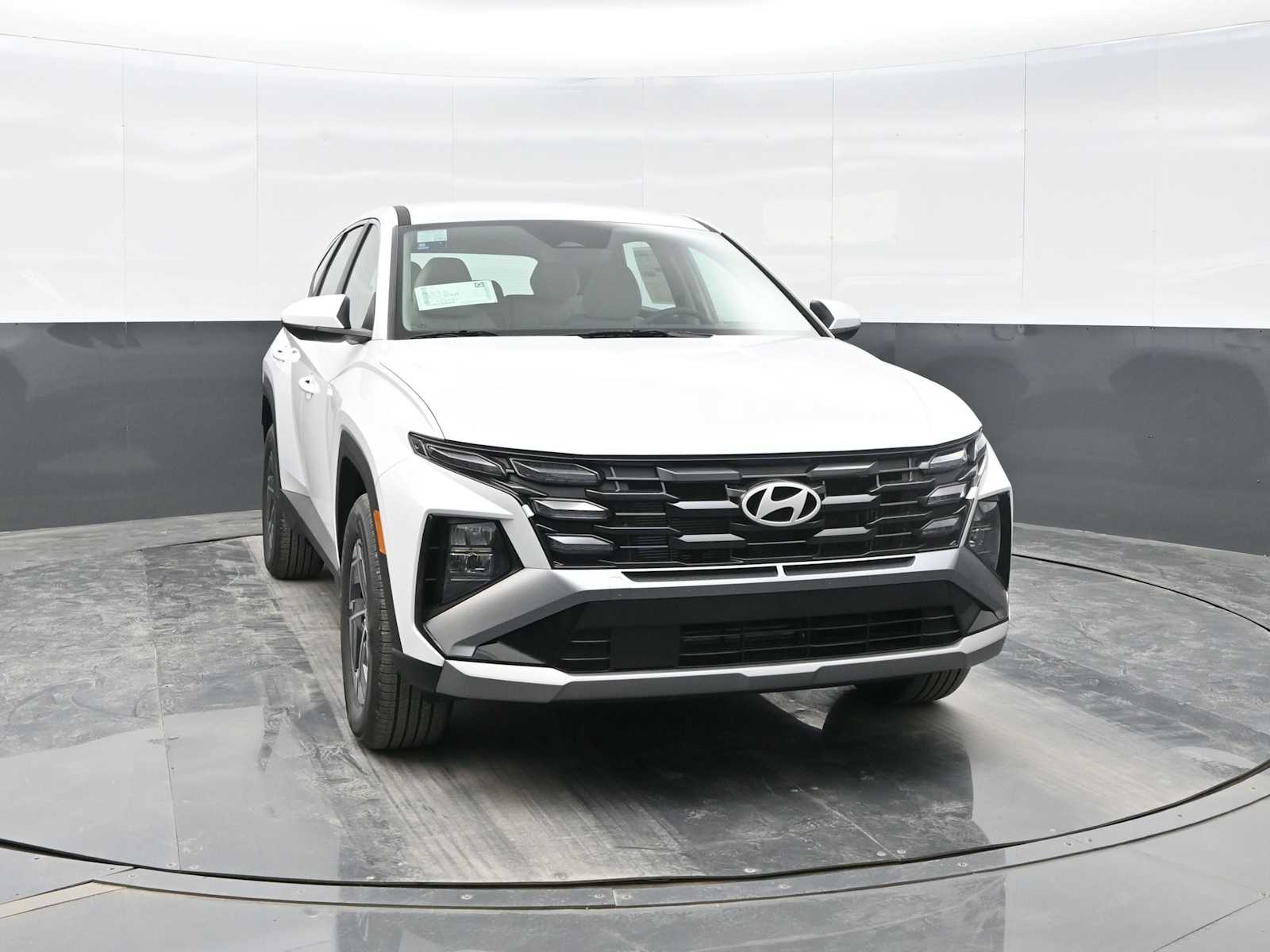 2026 Hyundai Tucson Blue SE's photo