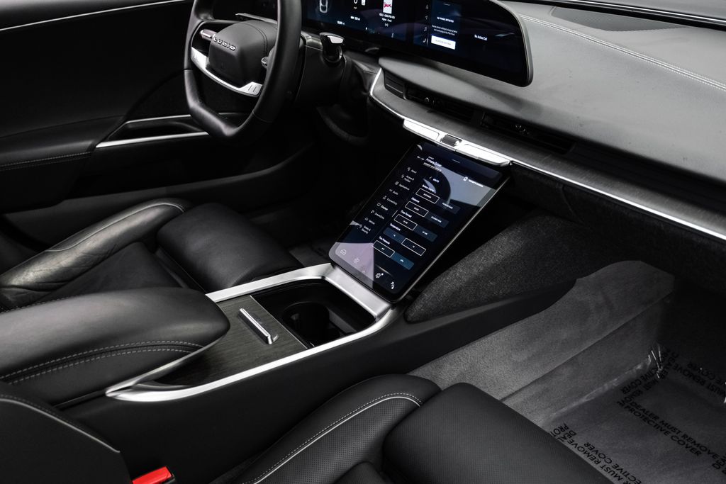 2025 Lucid Air Touring - Photo 18