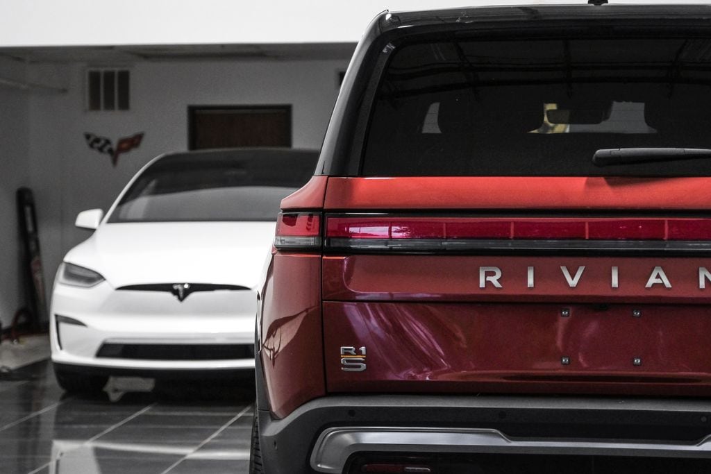 2023 Rivian R1S Adventure - Photo 38