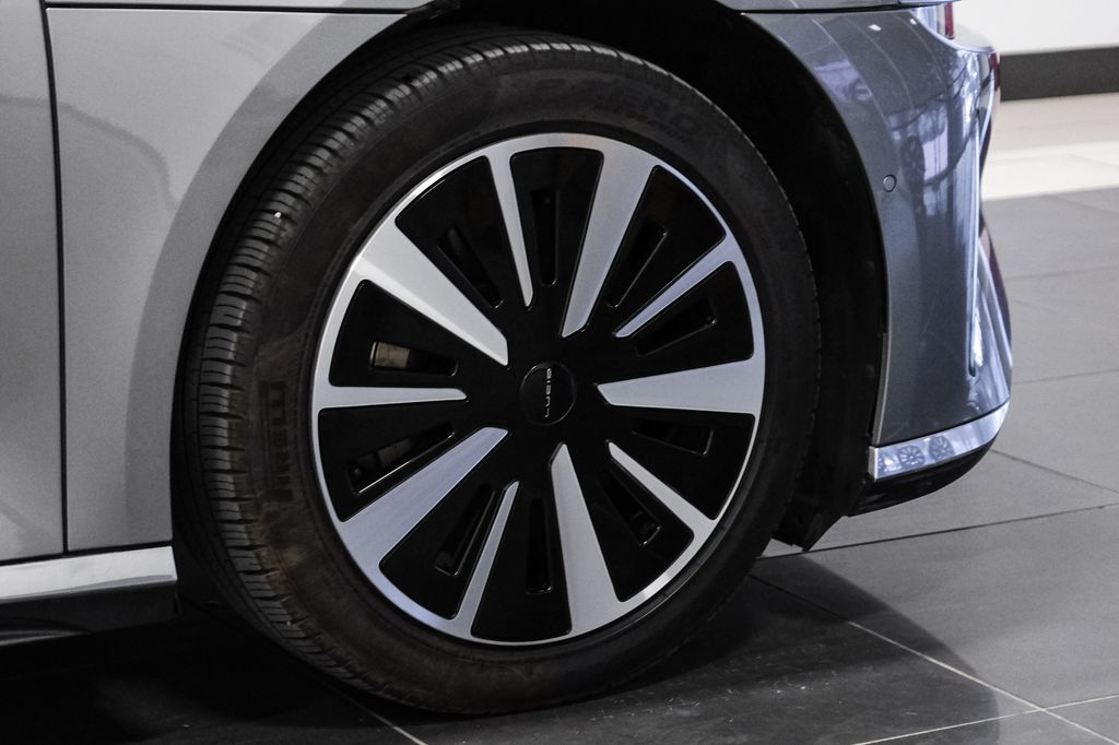 2025 Lucid Air Touring - Photo 60