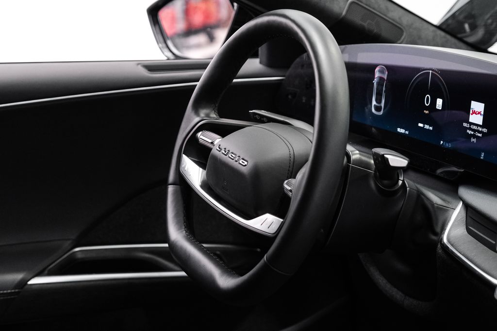 2025 Lucid Air Touring - Photo 16