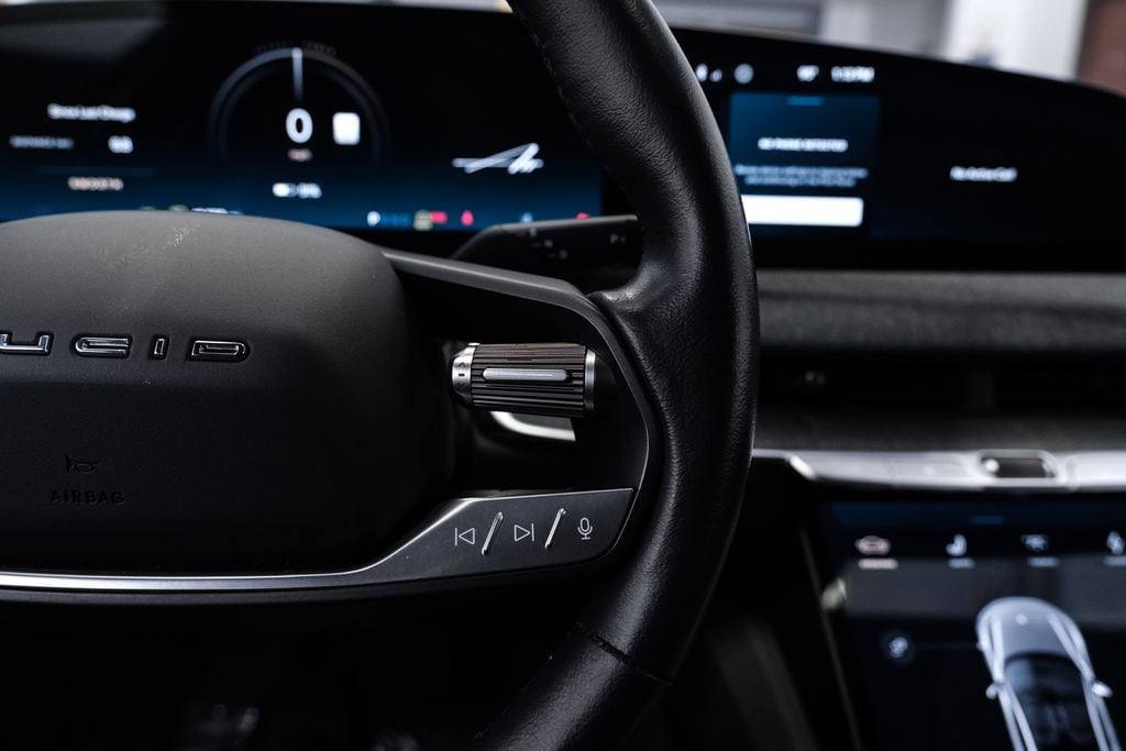2025 Lucid Air Touring - Photo 16