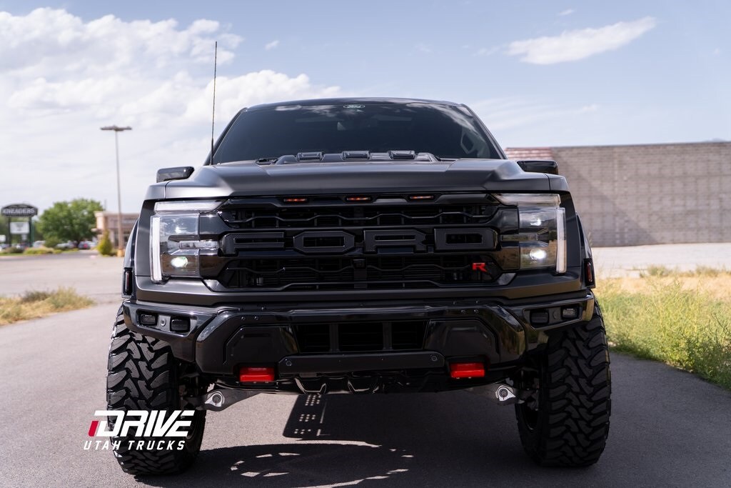 2025 Ford F-150 Raptor photo 4