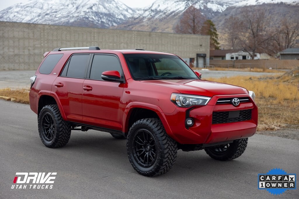 2022 Toyota 4Runner SR5 Premium photo 2