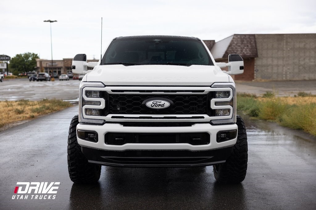 2025 Ford F-350 Lariat photo 4