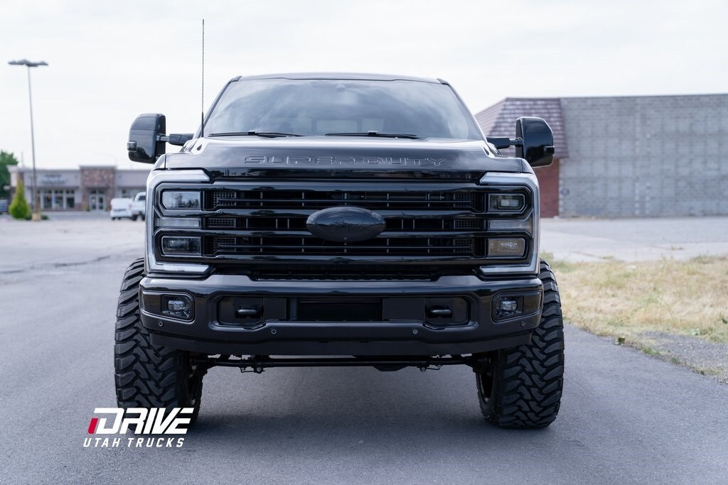 2025 Ford F-350 Platinum photo 4