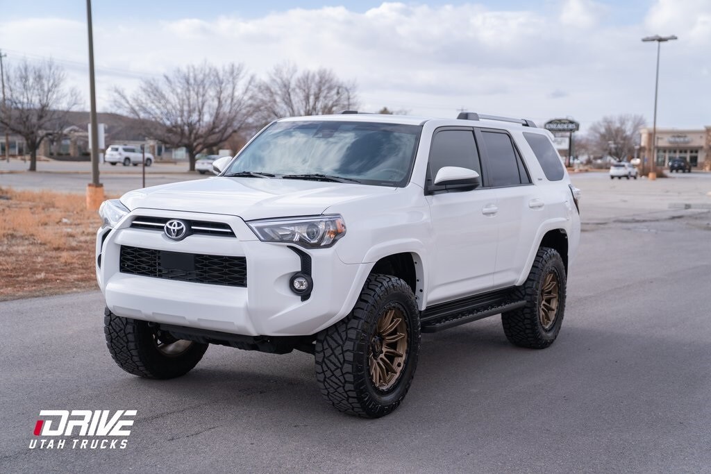 2022 Toyota 4Runner SR5 photo 4