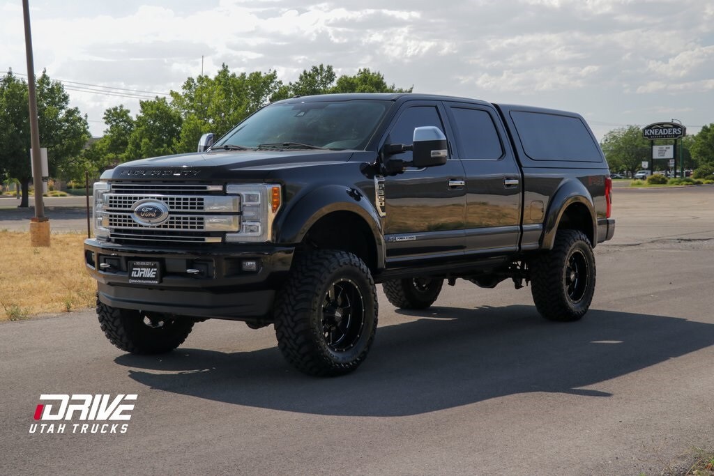 2017 Ford F-350 Platinum photo 4