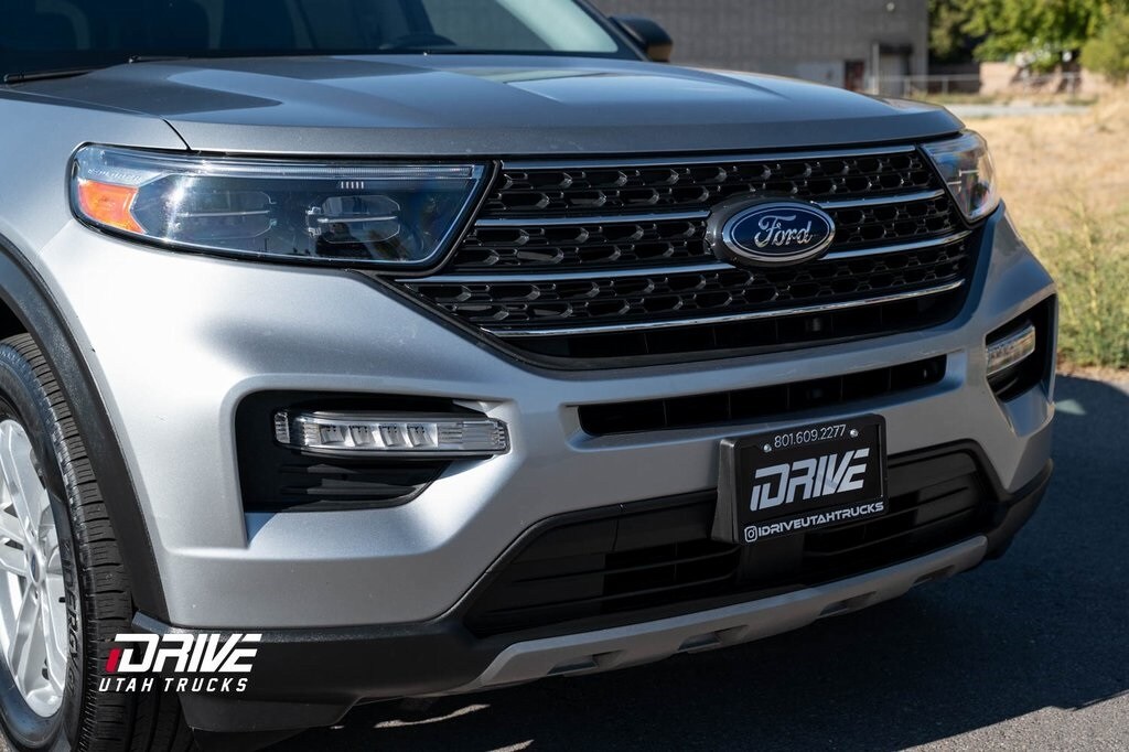 2024 Ford Explorer XLT photo 2