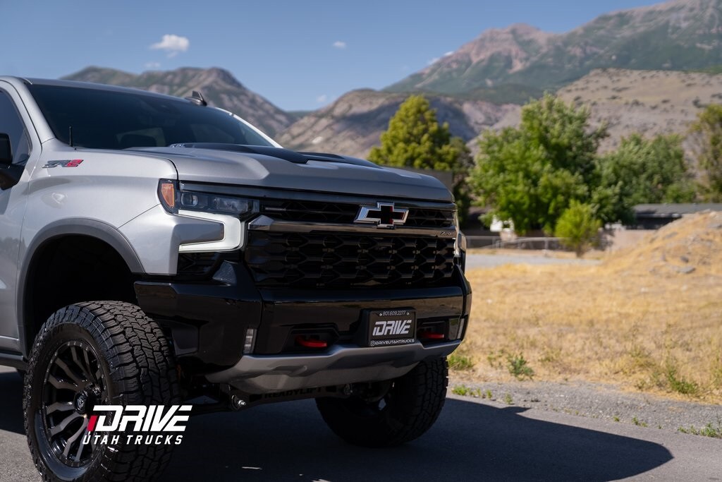 2024 Chevrolet Silverado 1500 ZR2 photo 3
