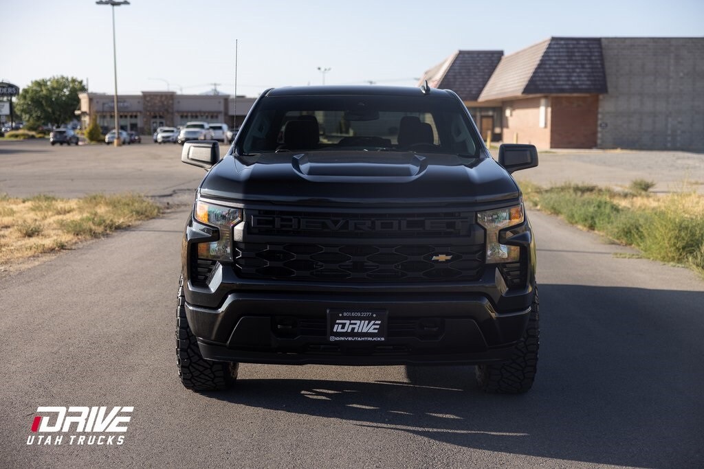 2022 Chevrolet Silverado 1500 Custom photo 3