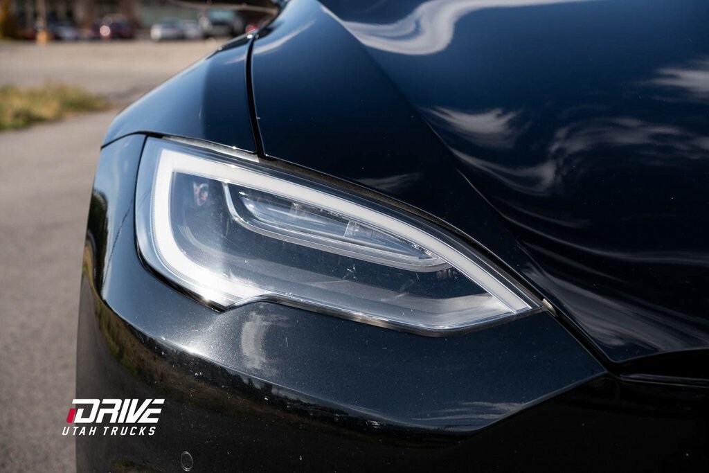 2021 Tesla Model S Plaid photo 4
