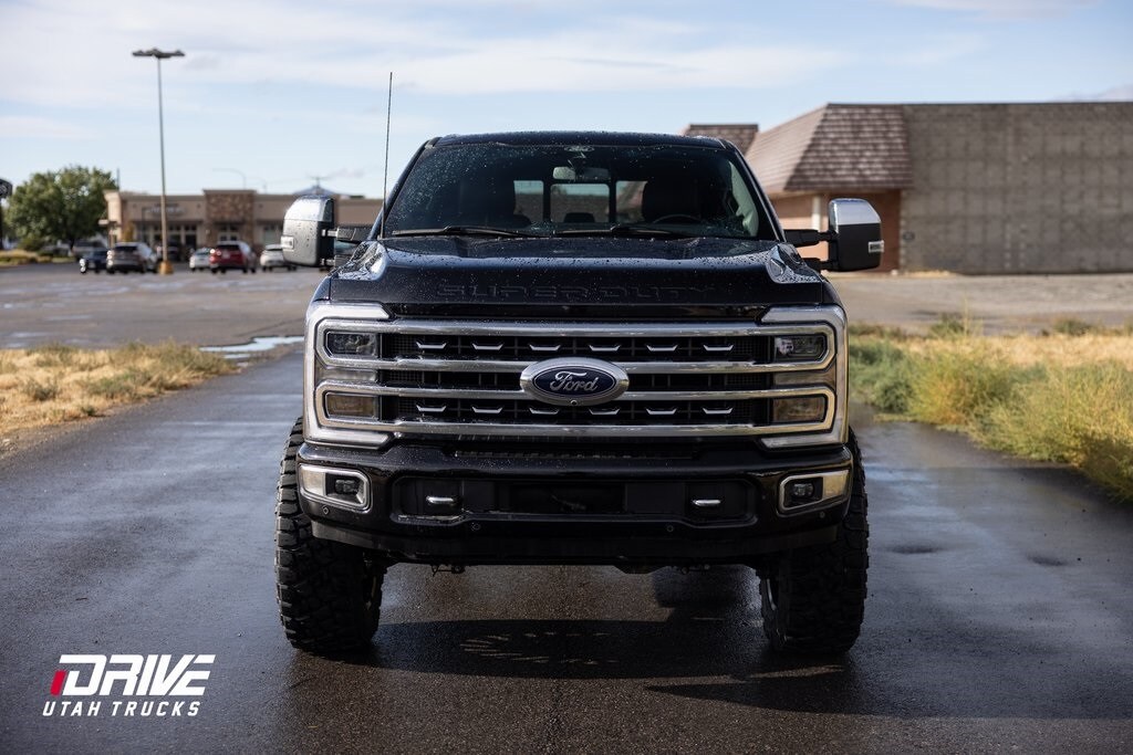 2024 Ford F-350 Platinum photo 3
