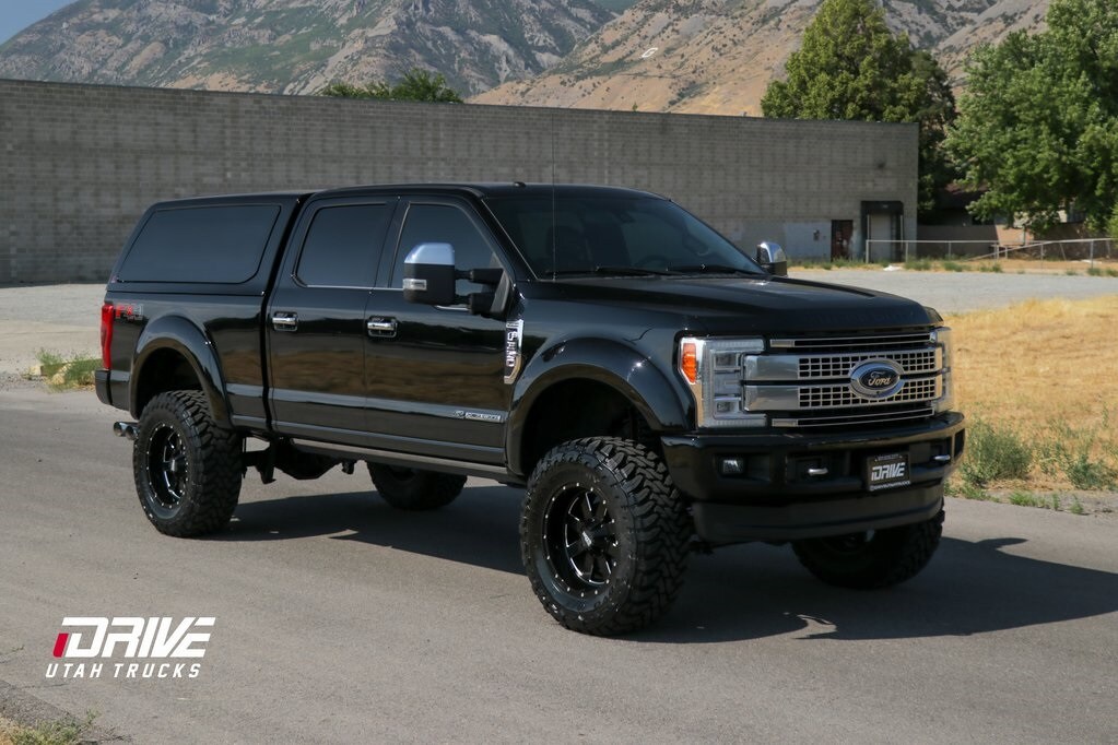 2017 Ford F-350 Platinum photo 2