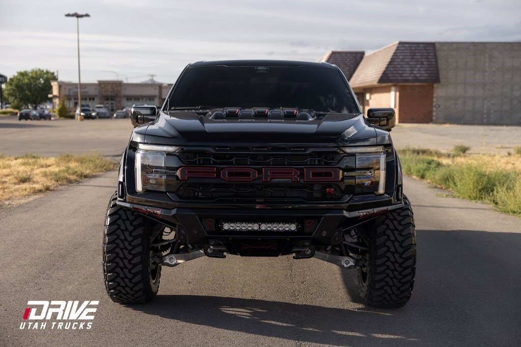 2025 Ford F-150 Raptor photo 3