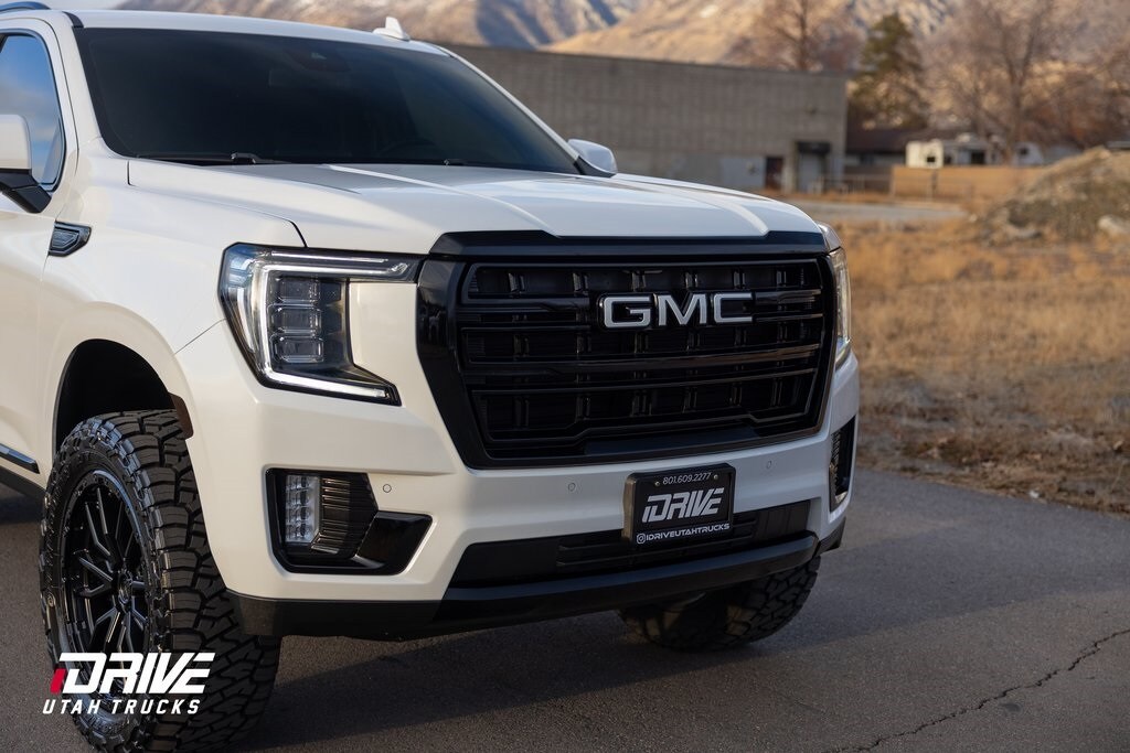2023 Gmc Yukon SLT photo 3