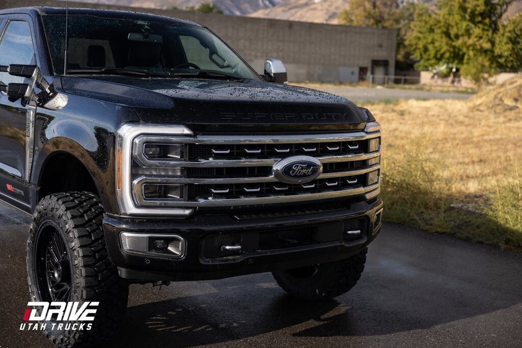 2024 Ford F-350 Platinum photo 2