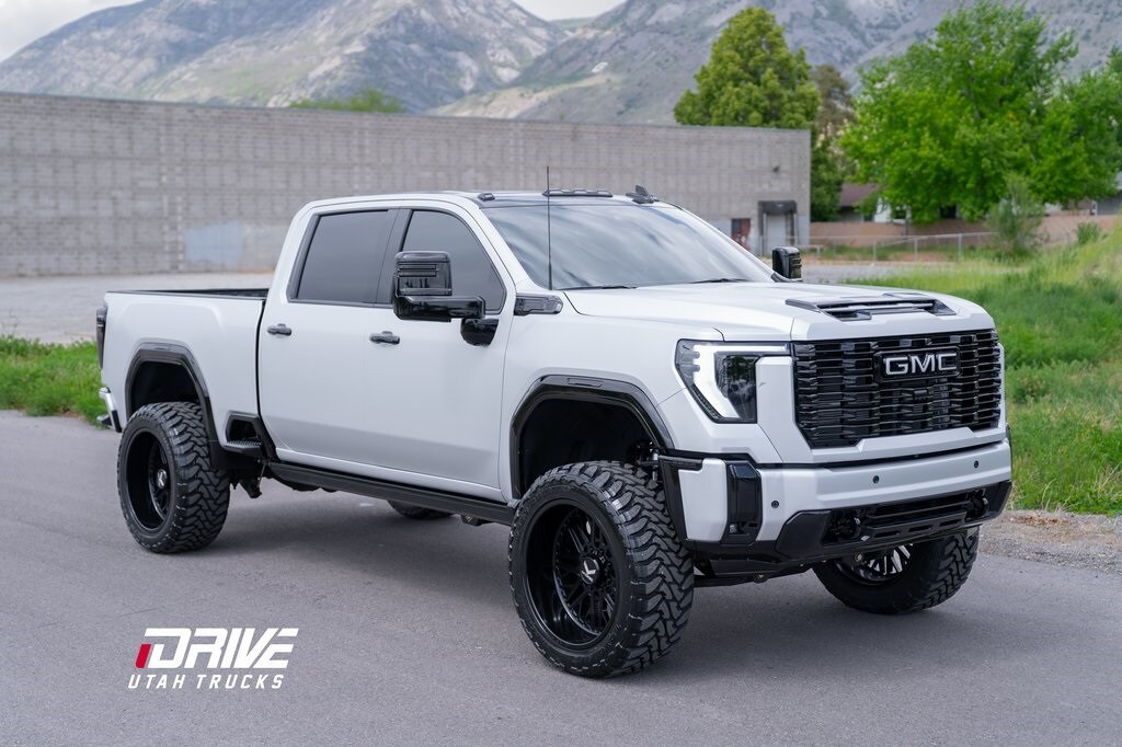 2025 Gmc Sierra 3500 HD Denali Ultimate photo 2