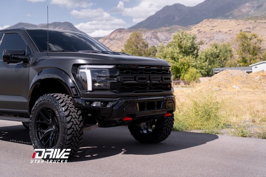 2025 Ford F-150 Raptor photo 3