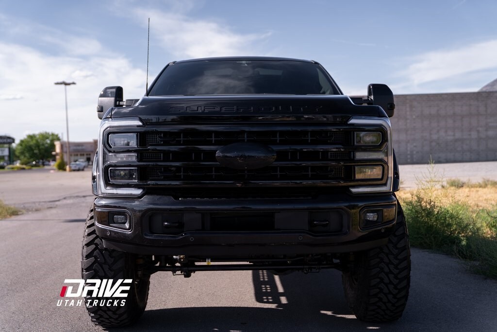 2023 Ford F-350 Platinum photo 4