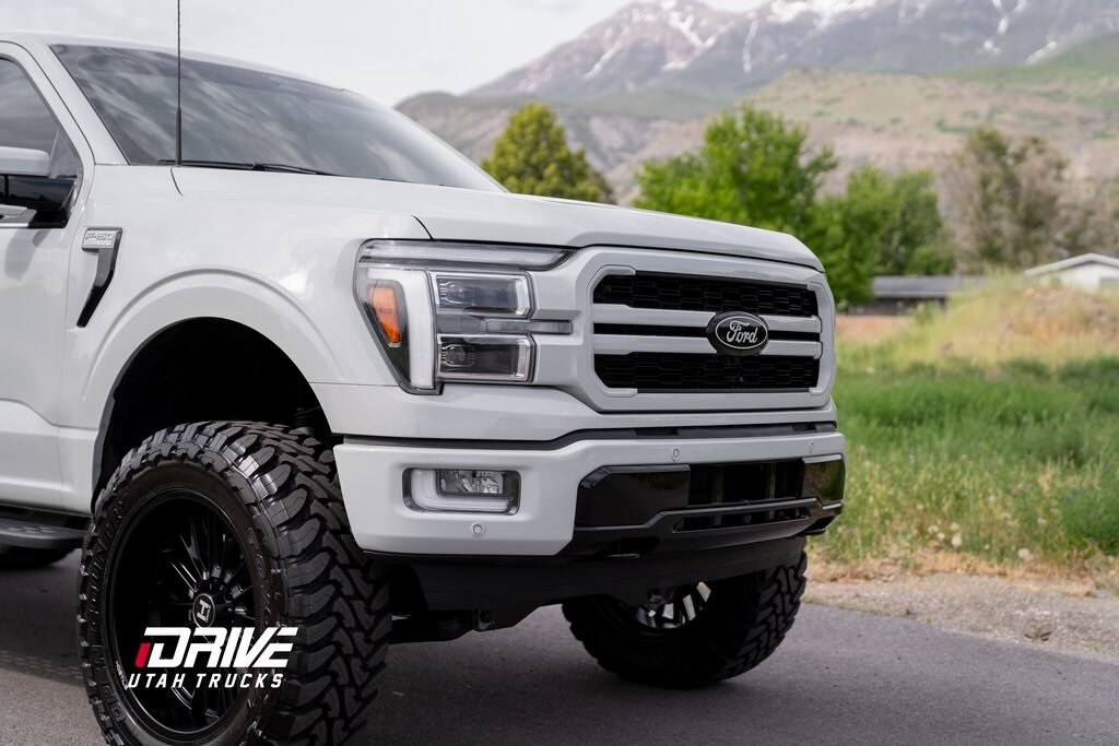 2024 Ford F-150 Lariat photo 3