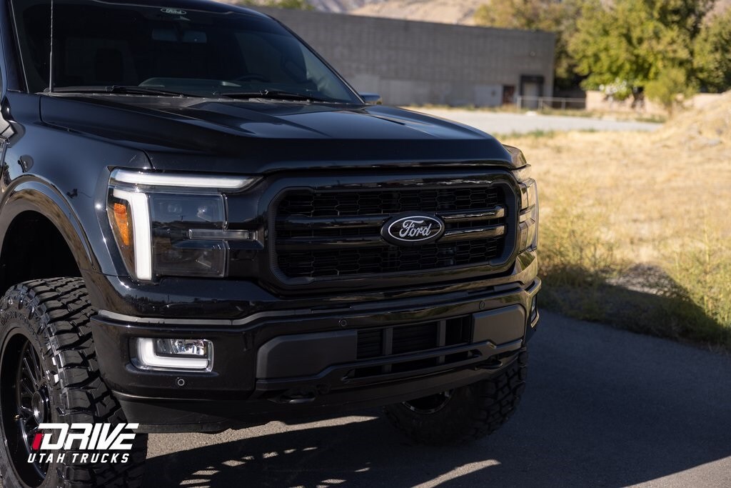 2024 Ford F-150 Lariat photo 2