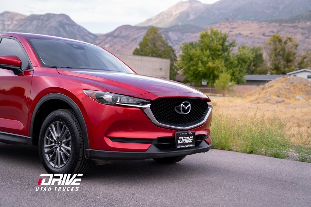 2017 Mazda CX-5 Touring photo 2