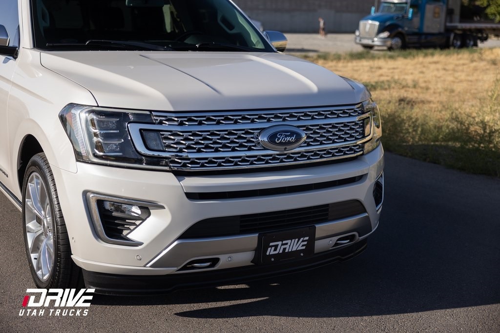 2019 Ford Expedition Platinum photo 2