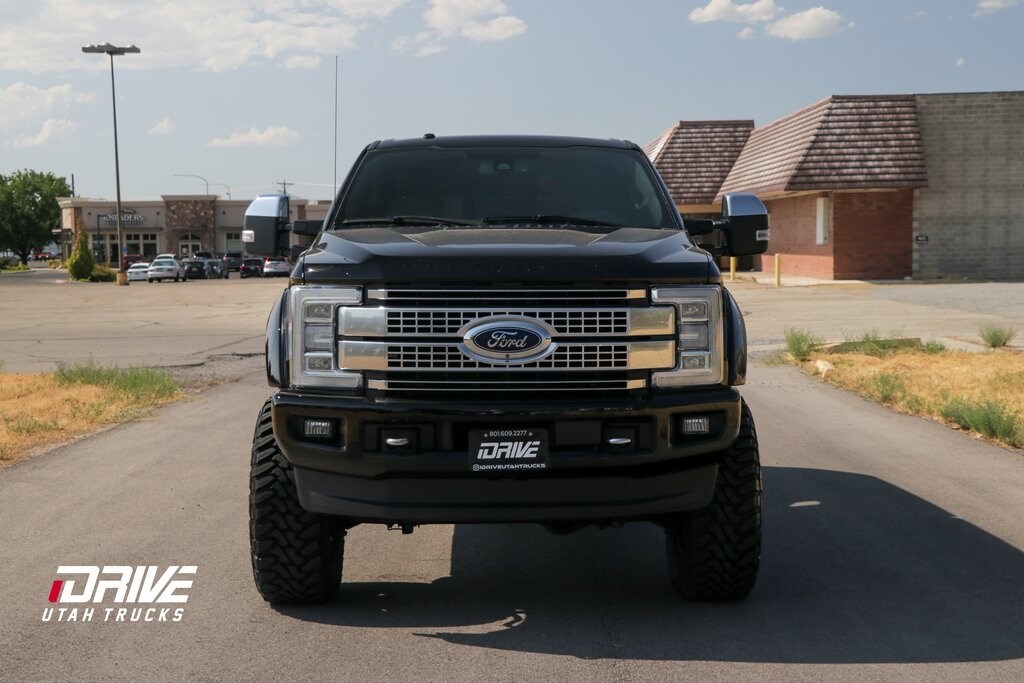 2017 Ford F-350 Platinum photo 3
