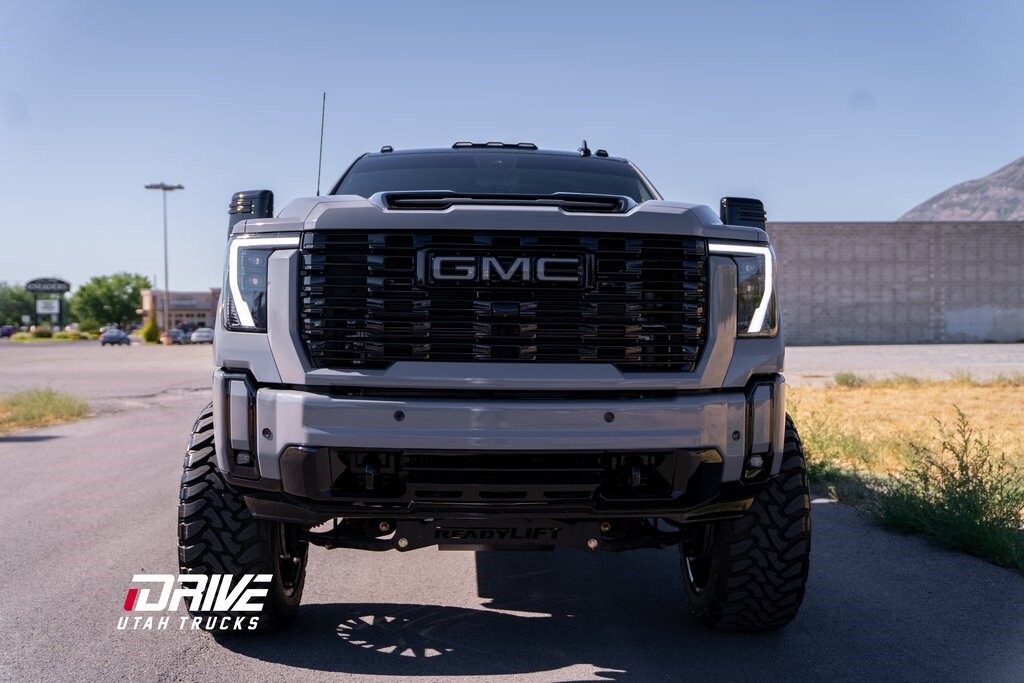 2025 Gmc Sierra 3500 HD Denali Ultimate photo 3