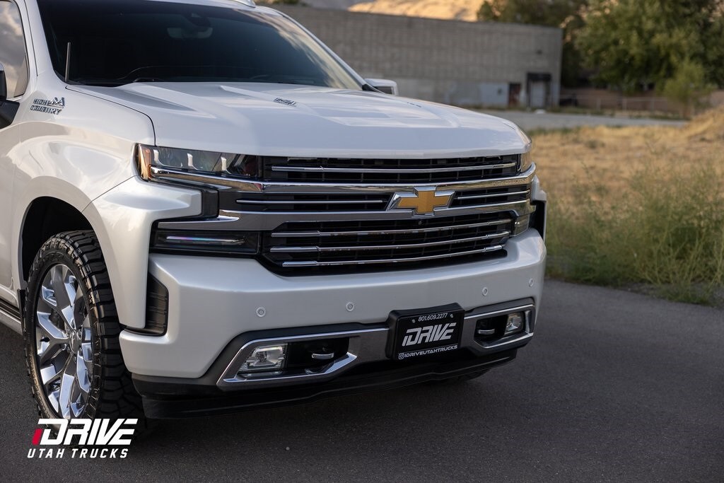 2019 Chevrolet Silverado 1500 High Country photo 2