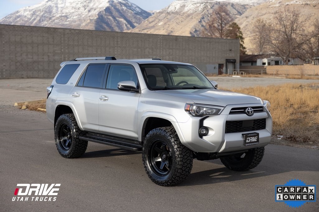 2022 Toyota 4Runner SR5 Premium photo 2