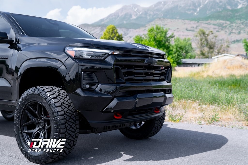 2024 Chevrolet Colorado Z71 photo 3
