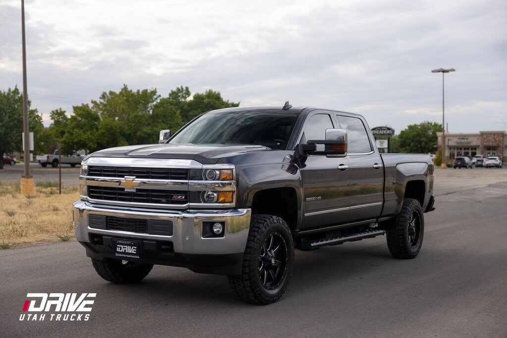 2016 Chevrolet Silverado 2500HD LTZ photo 4