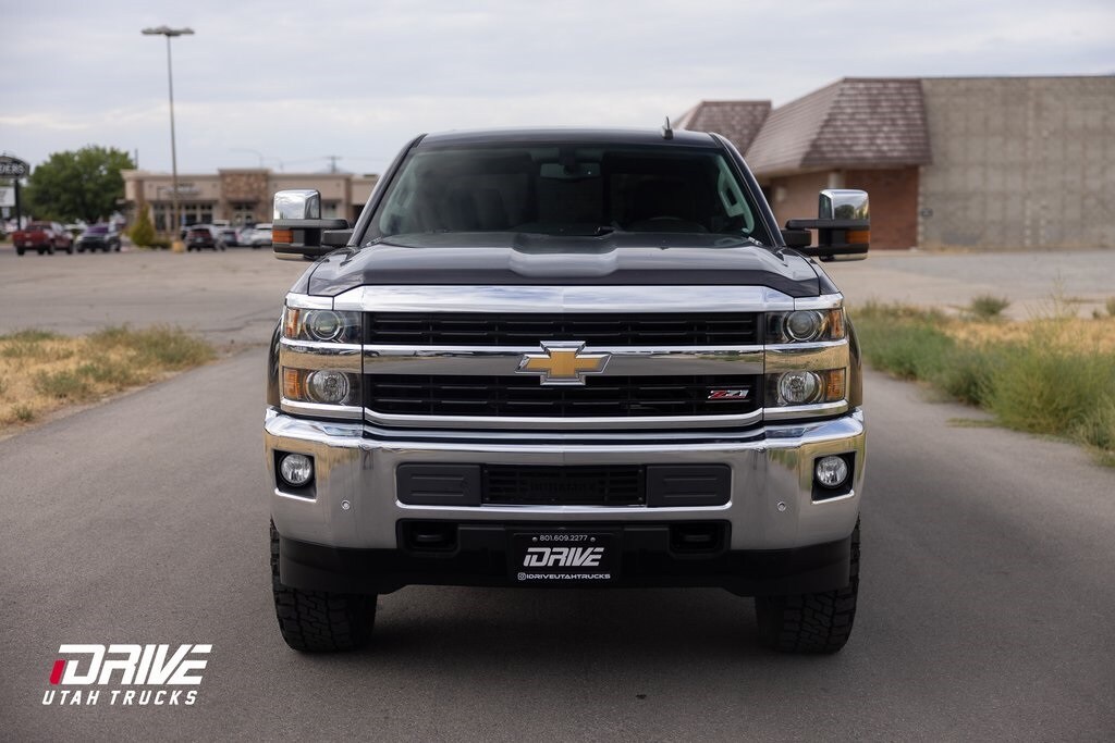 2016 Chevrolet Silverado 2500HD LTZ photo 3