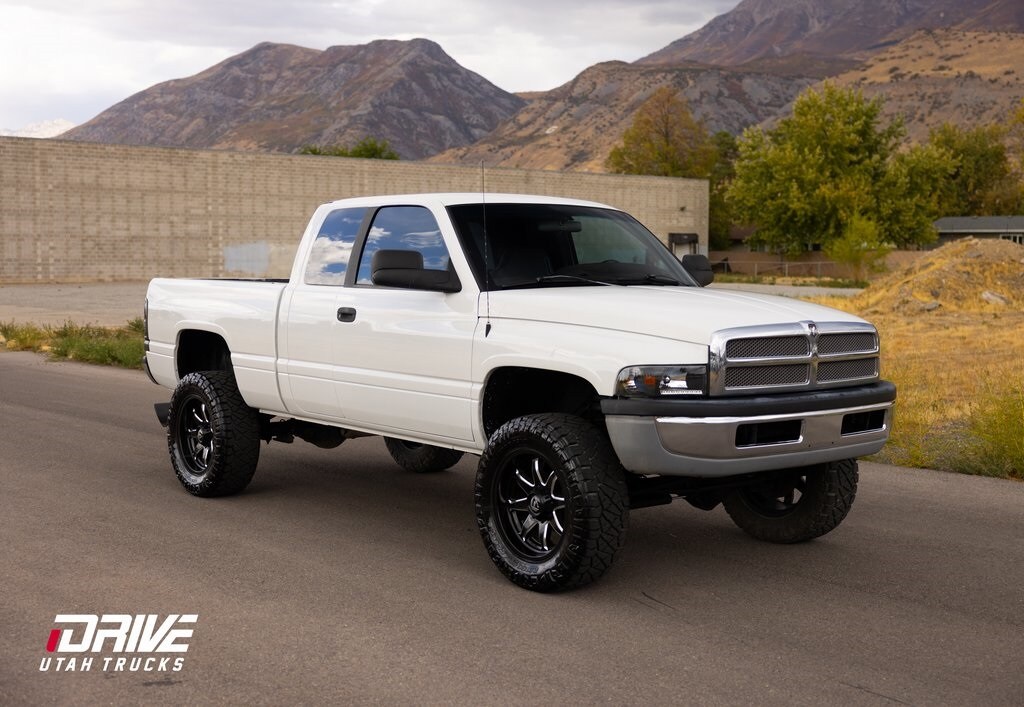 2000 Dodge Ram ST photo 2