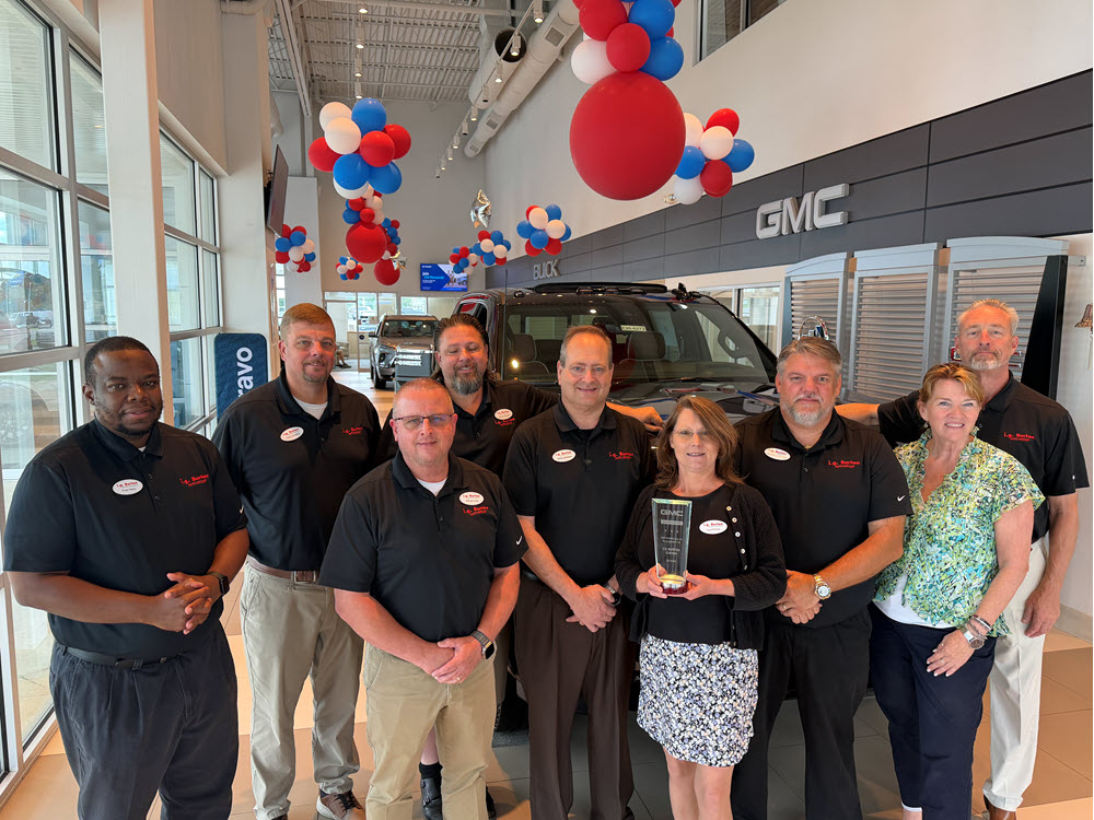 GMCSierraQ2-26-SalesAward-1000x750.jpeg