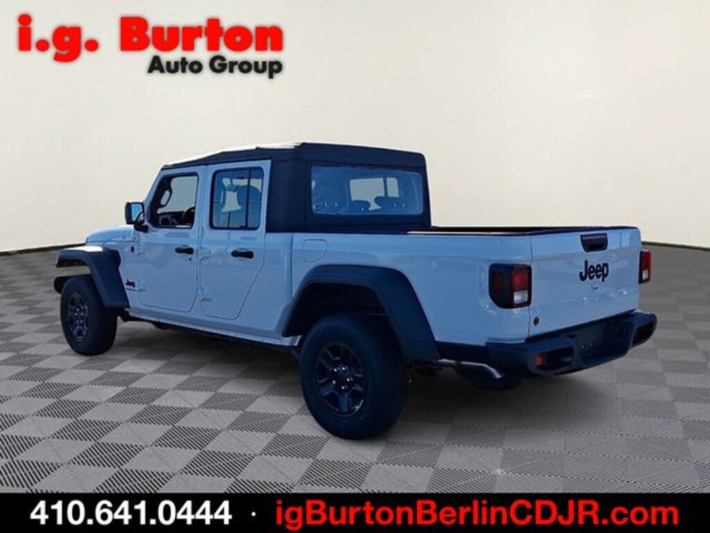 New 2026 Jeep Gladiator SPORT 4X4 Pickup